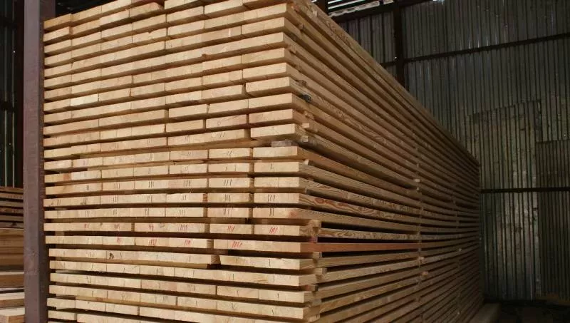 Обрезная доска сухая из лиственницы 50x200x6000 1 сорт ГОСТ - фото № 4