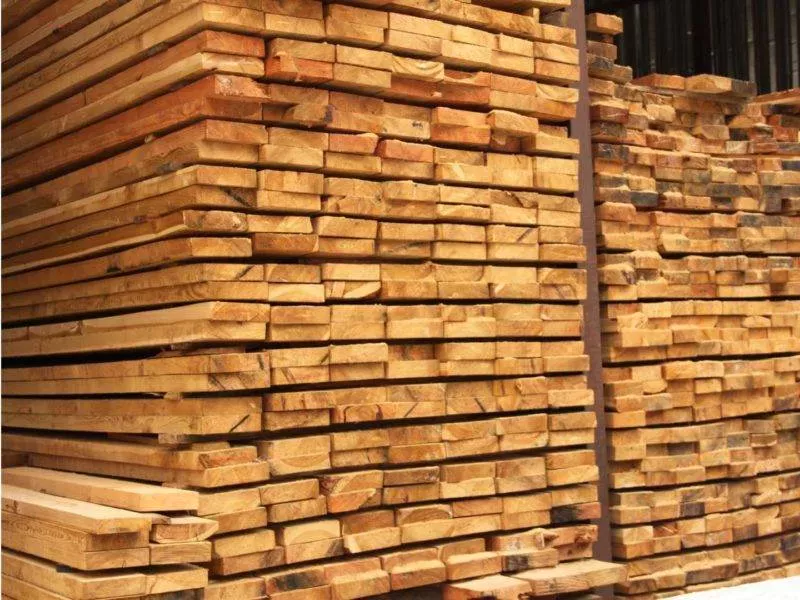 Обрезная доска сухая из лиственницы 50x200x6000 1 сорт ГОСТ - фото № 6