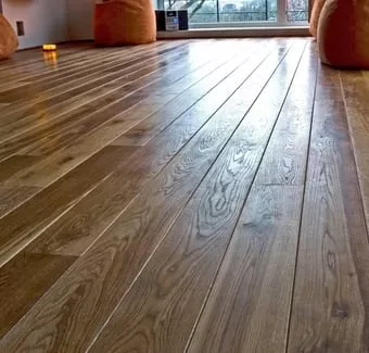 Напольное покрытие из досок.