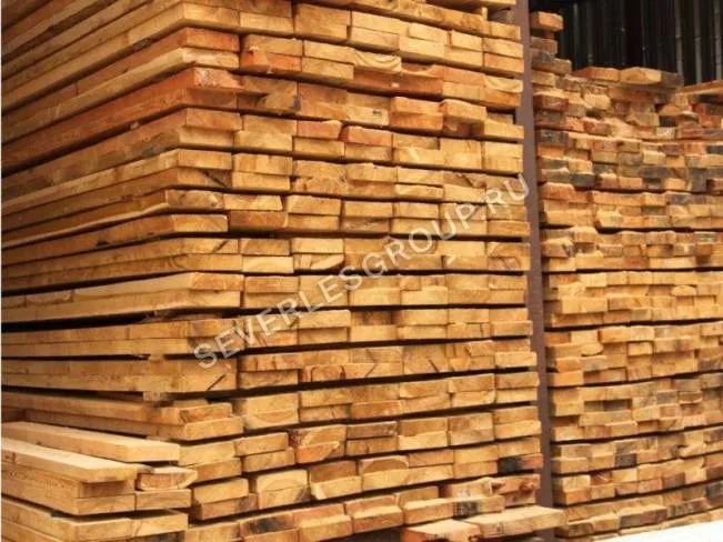 Доска обрезная из лиственницы 25x100x6000 1 сорт ГОСТ