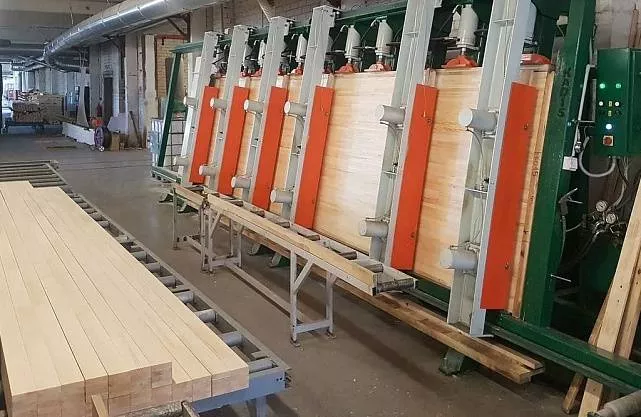 Обрезная доска естественной влажности или камерной сушки