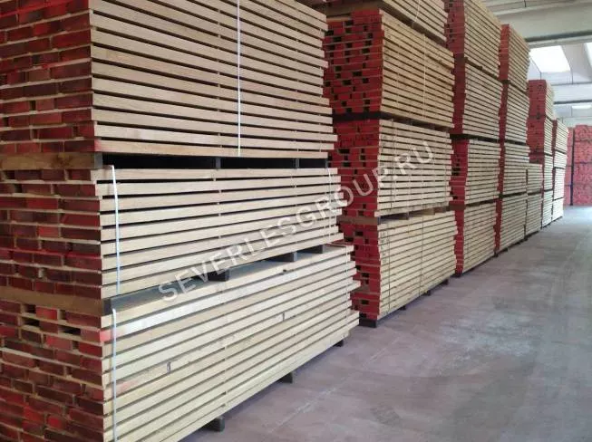 Обрезная доска сухая из лиственницы 25x150x6000 1 сорт ГОСТ