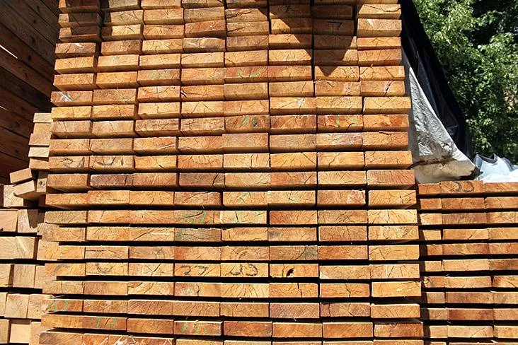 Обрезная доска из лиственница 50x150x6000 1 сорт ГОСТ